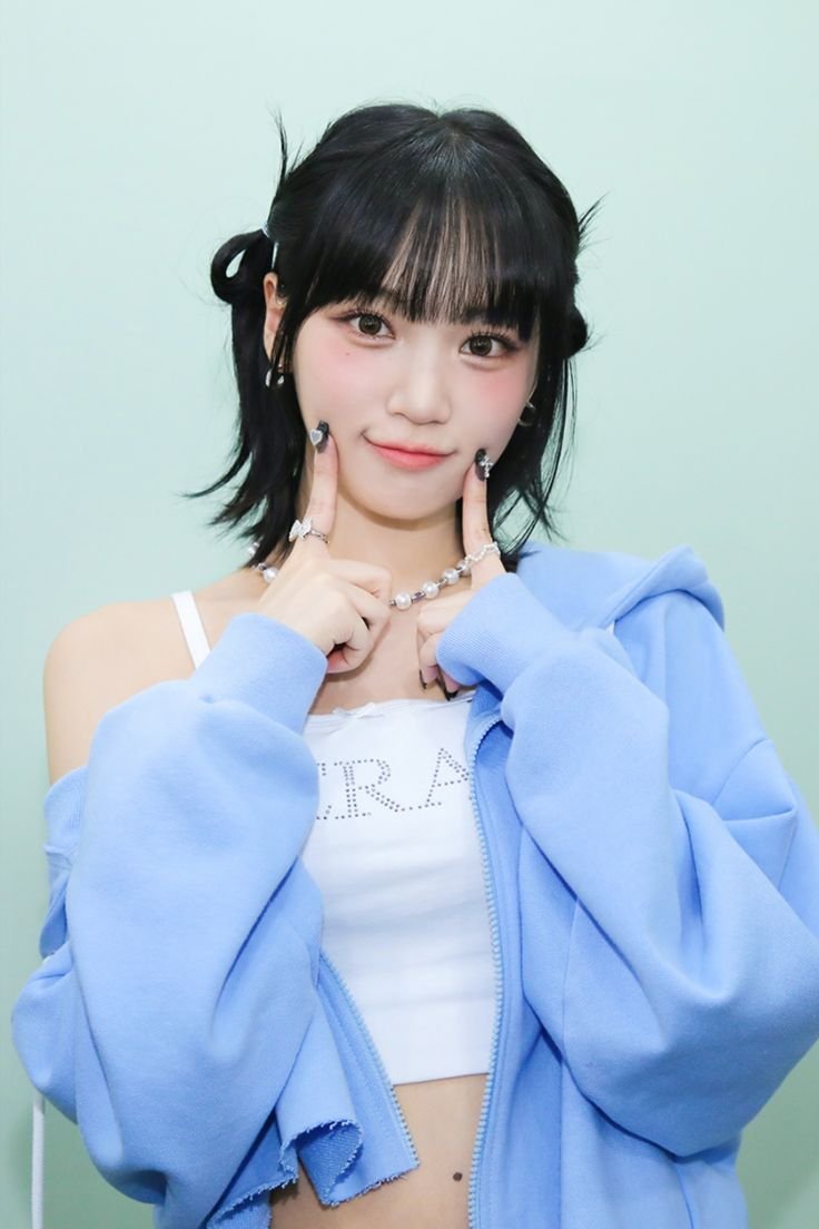 POPULAR KPOP IDOL FACE CLEANSERS